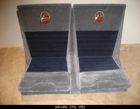 22 Seat upholstered